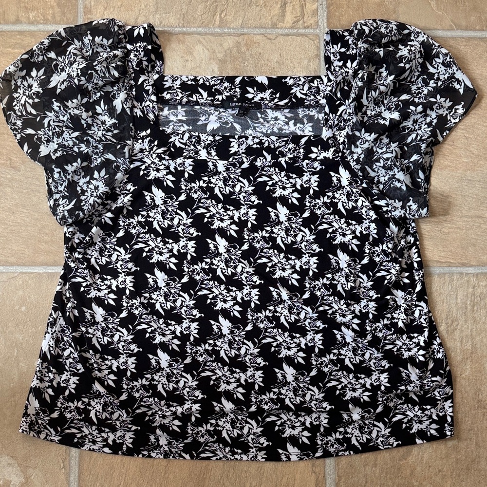 Lynn Ryan 3X Floral Black and White Women's blouse